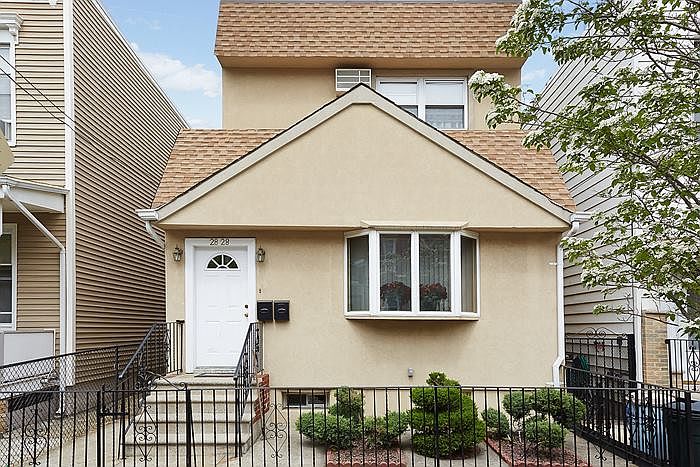 1st image of 2828 43rd St