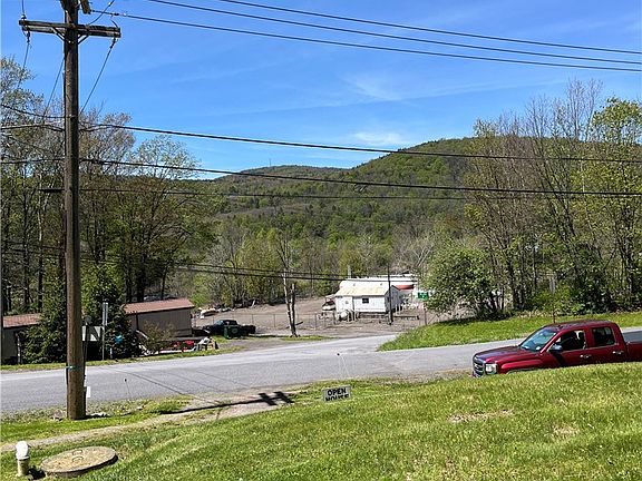 3rd image of 1750 Southside Rd