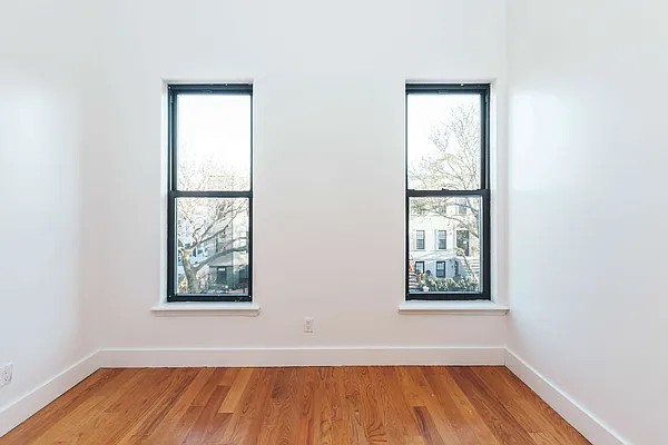 Rented by Nooklyn NYC LLC | media 28