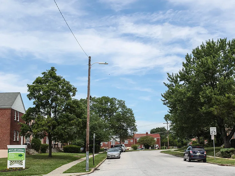 Westland Gardens Apartments and Townhouses — Photo 31