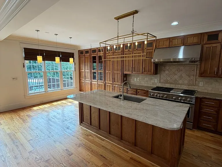 701 McDonald Ave — Photo 4