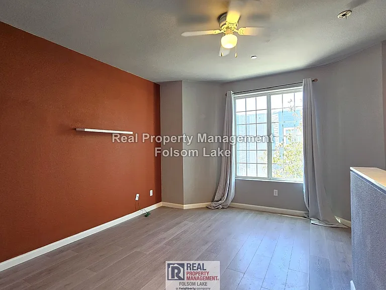 405 Harriet Ln — Photo 12