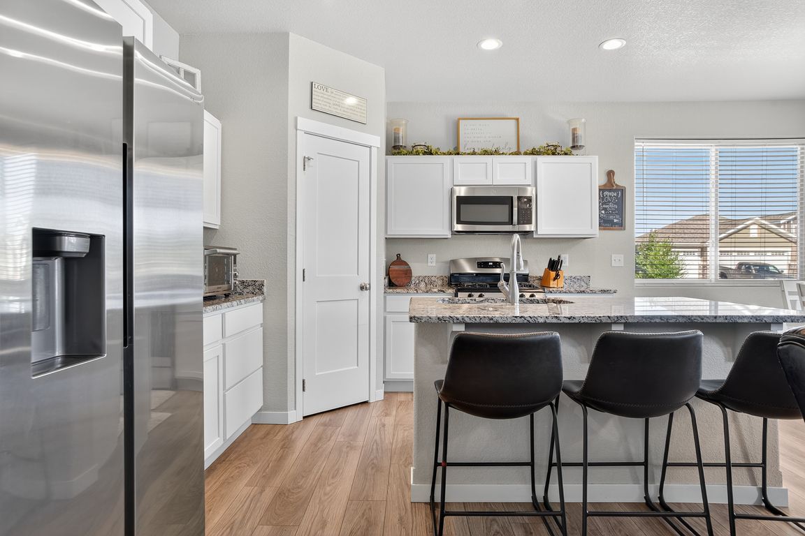 next background image