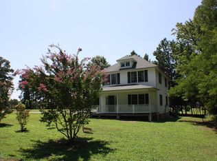 284 Sutton Ave, Reedville, VA 22539