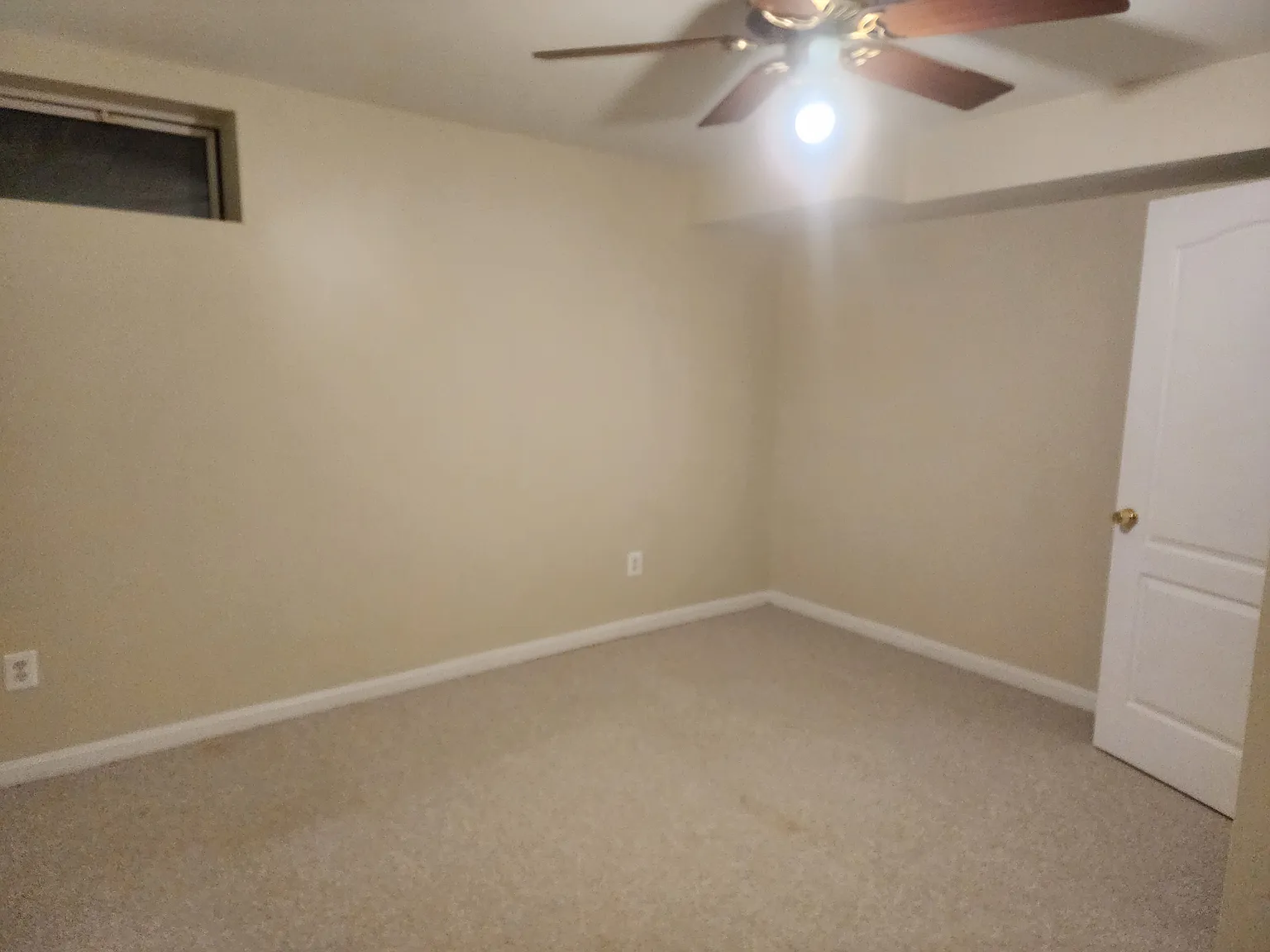 1 bed, 1600 sqft, $1,500 — Photo 2