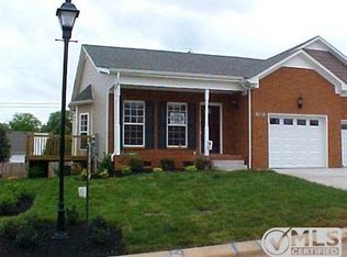 702 Pebble Beach Ct, Columbia, TN 38401