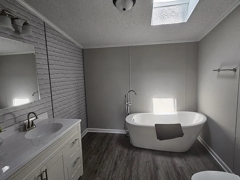 2737 W Washington Ctr #383 — Photo 7