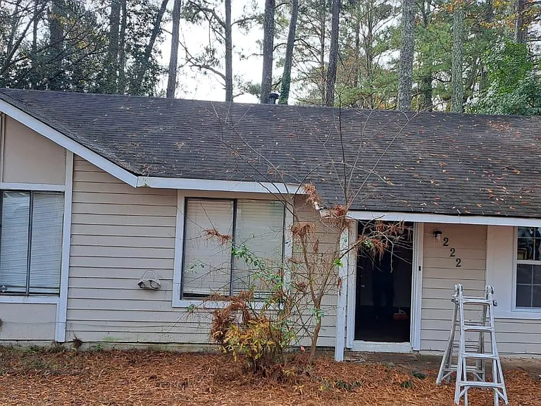 222 Peartree Ln — Photo 5