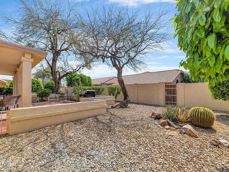 9013 W Kerry Ln — Photo 27
