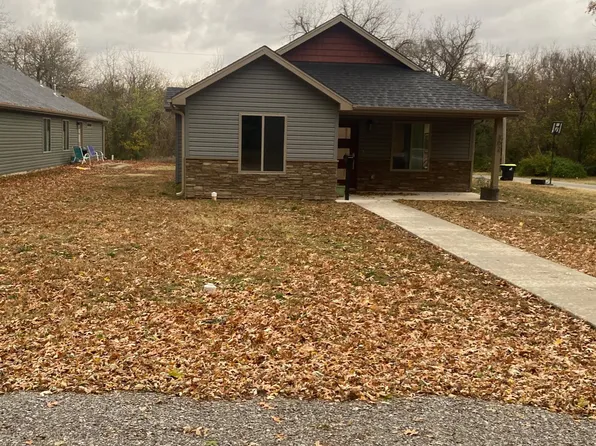 302 Forest St, Webb City, MO 64870