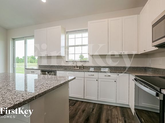 5th image of 562 Pachman Cir