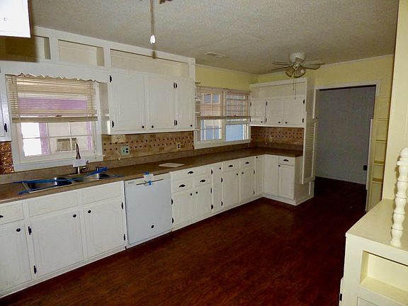 5th image of 7221 Courtwood St