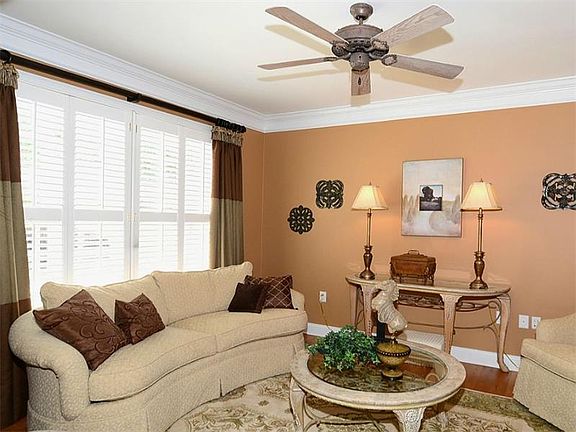 3rd image of 4032 Hickory Fairway Dr