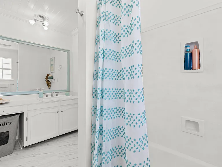 583 Pocahontas Dr — Photo 4
