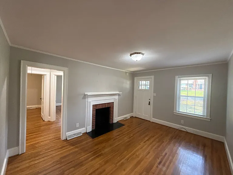 4908 Elder Ave — Photo 2