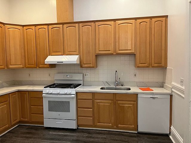 1st image of 3892 18th St