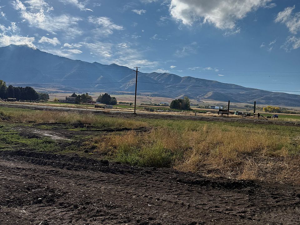 2nd image of 967 N 75 W