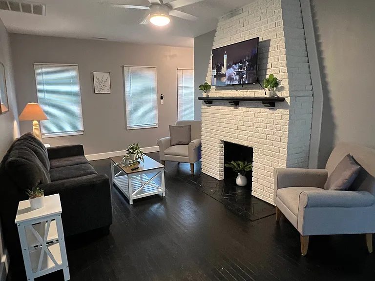 1213 Jordan Ave #1213 — Photo 1