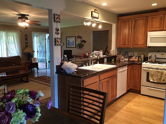 3rd image of 1034 Fleda Ave