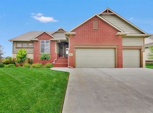 207 N City View Cir, Wichita, KS 67235