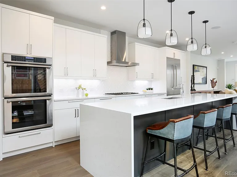 427 Milwaukee St — Photo 8