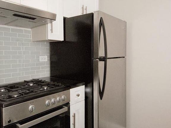 4th image of 1222 2nd Ave #14C