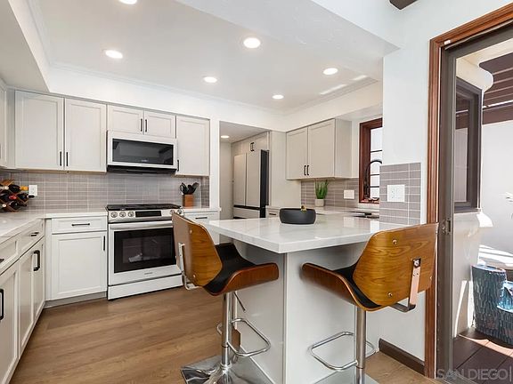 5th image of 8662 Villa La Jolla Dr Unit 3