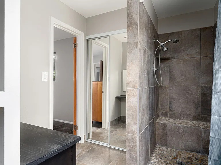 En-suite bathroom for master bedroom 2