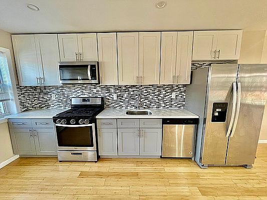 2nd image of 707 E 79th St #2