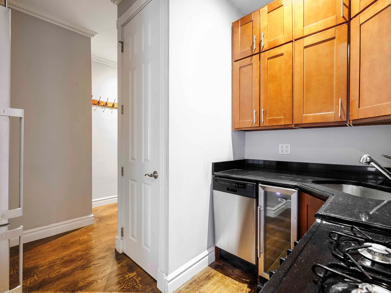 290 West 12th Street — Photo 4