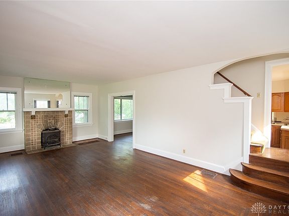 5th image of 2626 Montana Ave