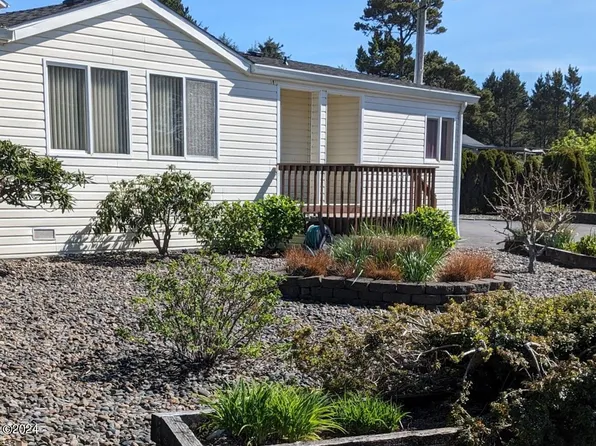 3860 Evergreen Ave, Depoe Bay, OR 97341