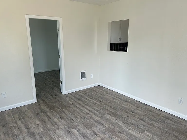 1915 E Walton Ave — Photo 5