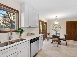 2638 Skyview Ct, Stillwater, MN 55082