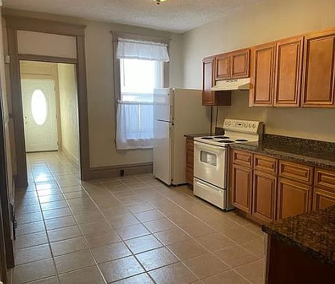 3rd image of 416 Wilmington Ave