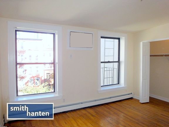 3rd image of 89 Bergen St APT 4
