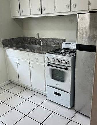 4th image of 193 W 15th St APT 2
