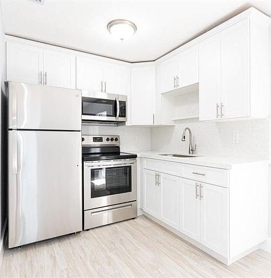 2nd image of 4729 Carver St #B