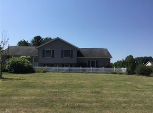 4785 Tree Line Trl, New Middletown, OH 44442
