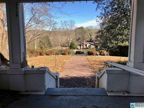 3rd image of 129 1st Ave W