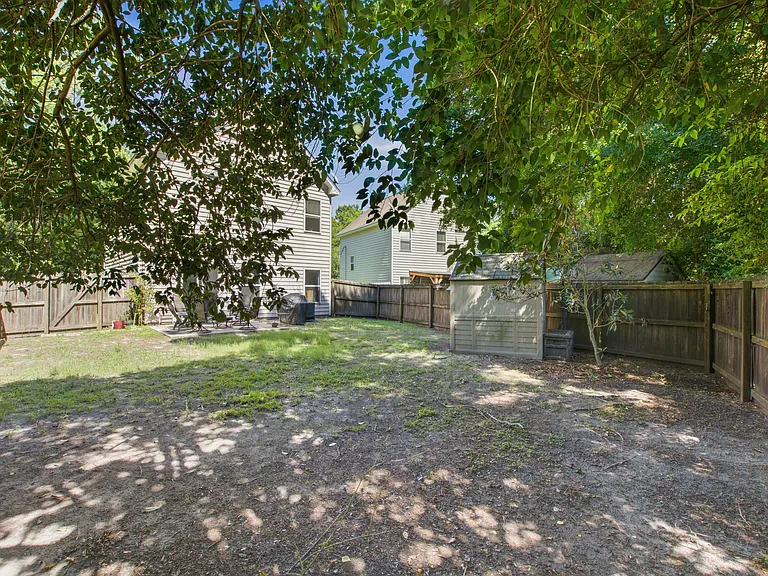 21 Oak Forest Dr #B — Photo 31