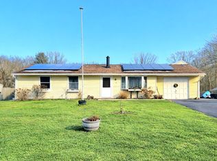 8 Algonquin Dr, Dartmouth, MA 02748