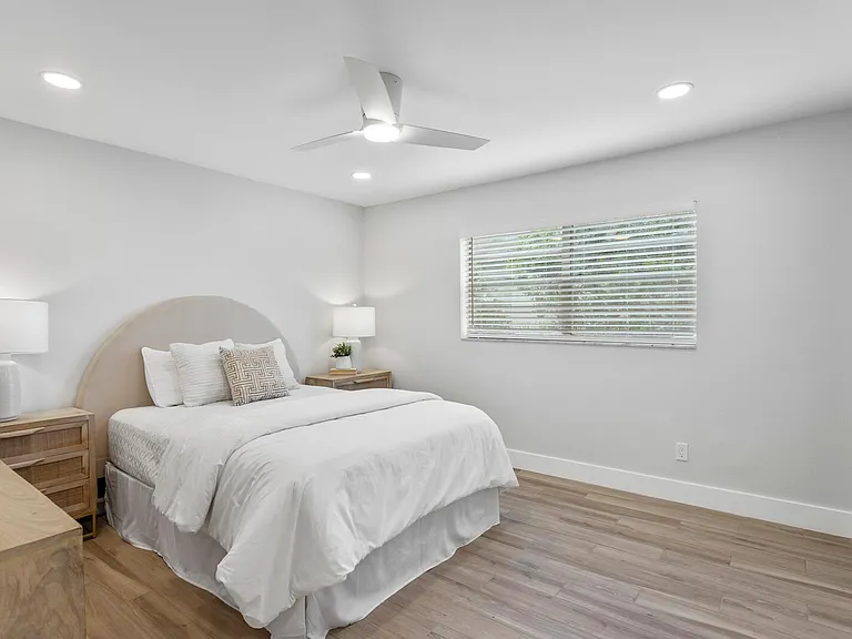 3618 W Lykes Ave #203 — Photo 10