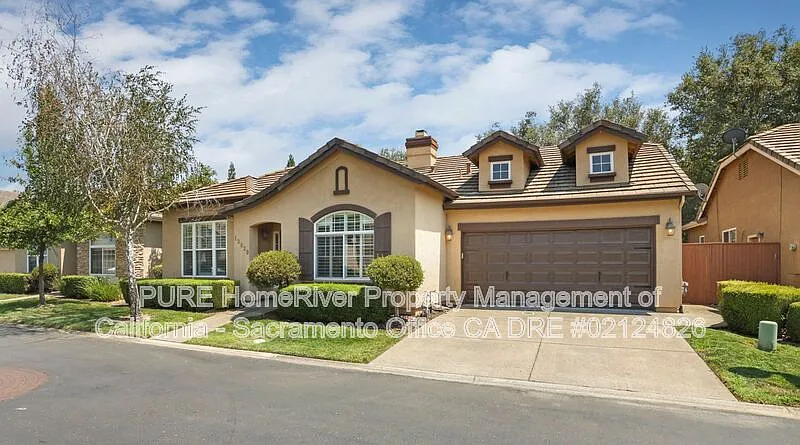 3 bed, 2.0 bath, 1748 sqft, $2,995 — Photo 2