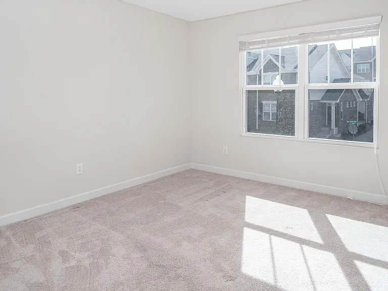 105 Spring Pine Ln — Photo 5