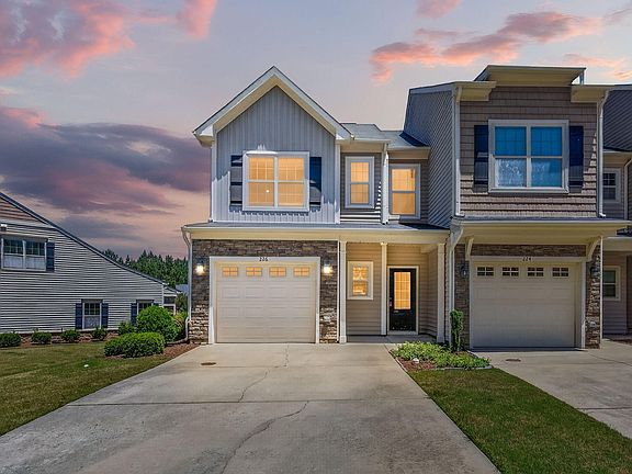 3rd image of 226 Beaconwood Ln
