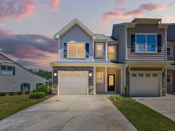 226 Beaconwood Ln, Holly Springs, NC 27540