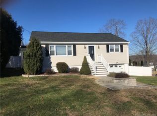 77 Geissler Dr, Shelton, CT 06484