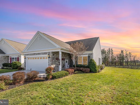 516 Clubside Dr #241, Taneytown, MD 21787