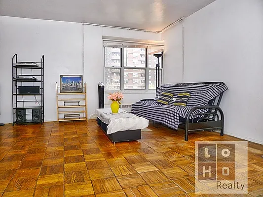 Sold by LoHo Realty | media 1